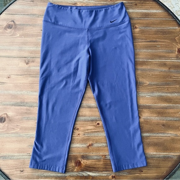 𝅺WOMENS Nike Dri Fit Crop Leggings. M. - Picture 1 of 6